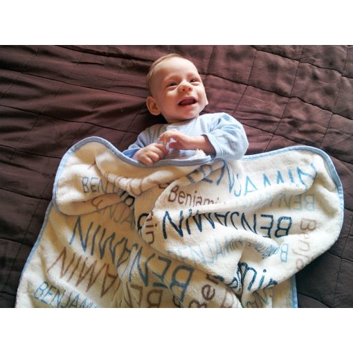 Nevezz el babatakaró névvel (több színben)