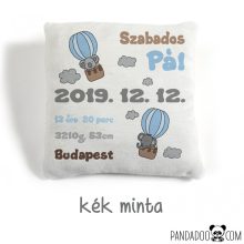 Hőllégballonos párna születési adatokkal, több színben