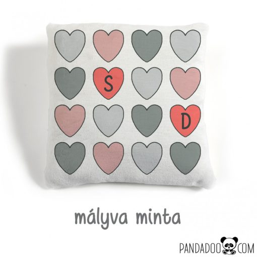 Monogramos szíves párna több színben