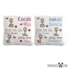 Zsiráfos párna születési adatokkal, több színben
